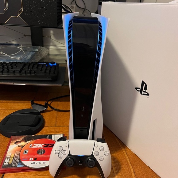 PS5 Disc Version - Picture 1 of 5